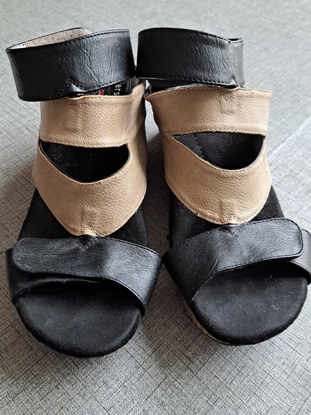 Modzori Women Reversible Mid-wedge Sandal Size 8